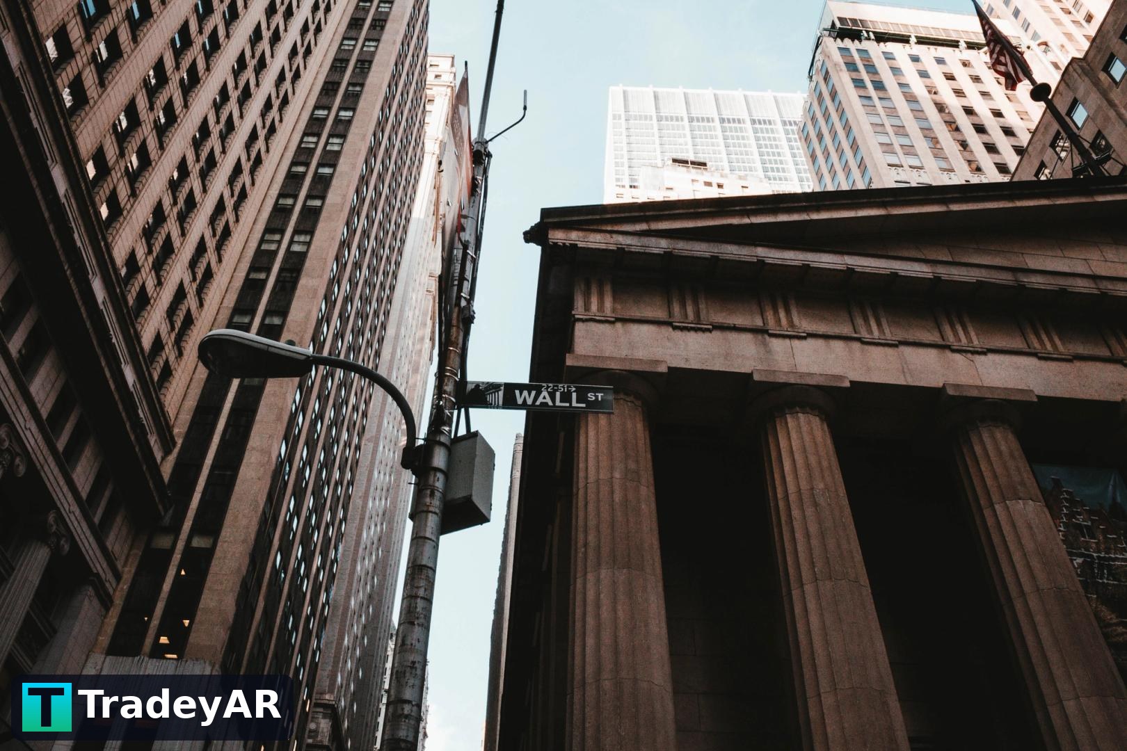 خروج میلیاردها دلار از ETF بیت‌کوین و صندوق‌های اعتبار خصوصی؛ هشدار ریسک بازار